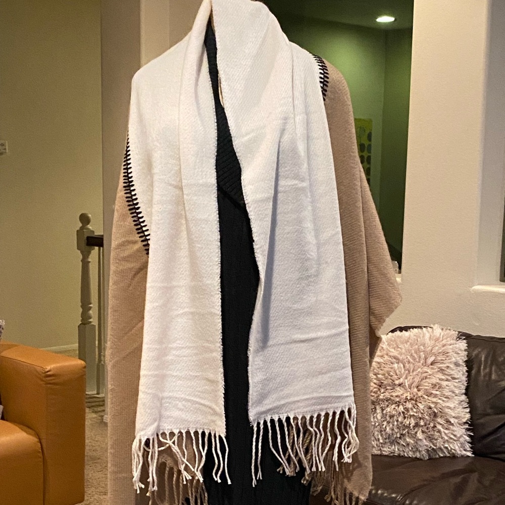 122-BCBG Scarf